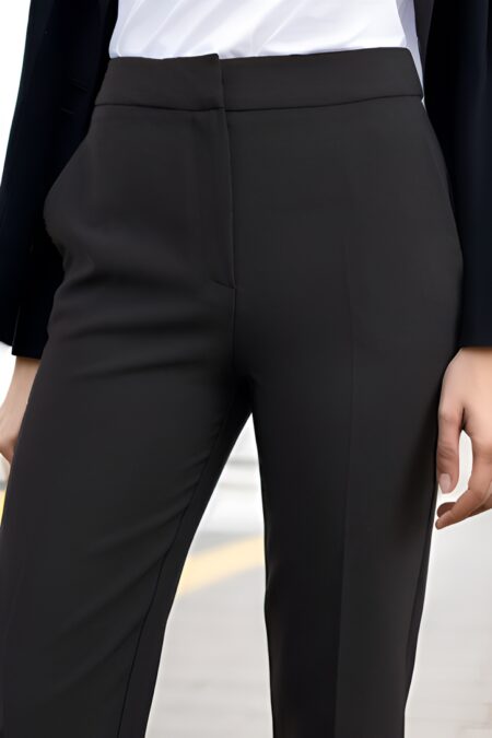 Siyah Dar Kesim Cep Detaylı Pantolon  ST070S20825001