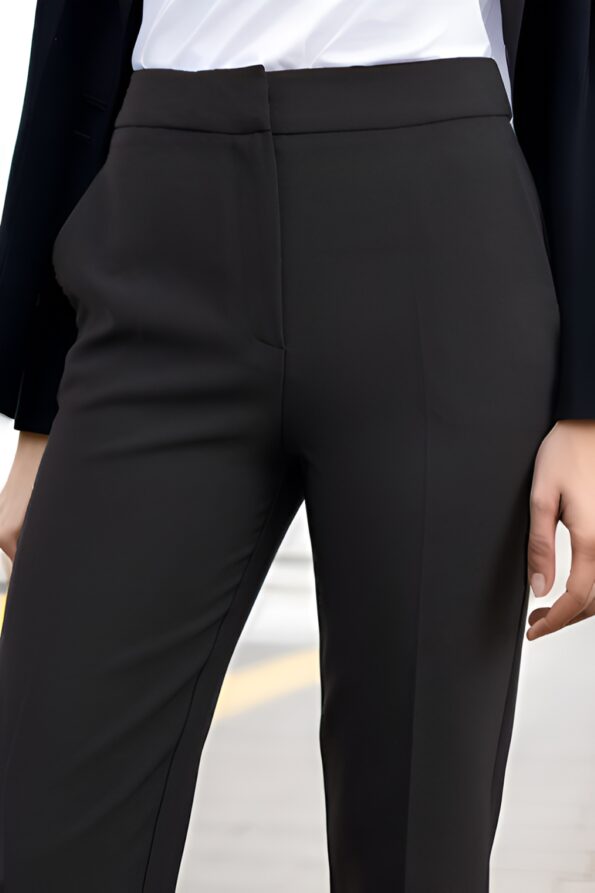 Siyah Dar Kesim Cep Detaylı Pantolon  ST070S20825001